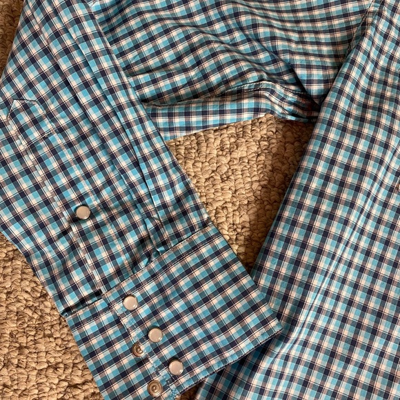 NWOT  Roper Wear the West size Large snap down Western style long sleeves shirt - Picture 8 of 12